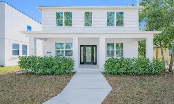 6910 Dartmouth Avenue N, St Petersburg, FL, 33710