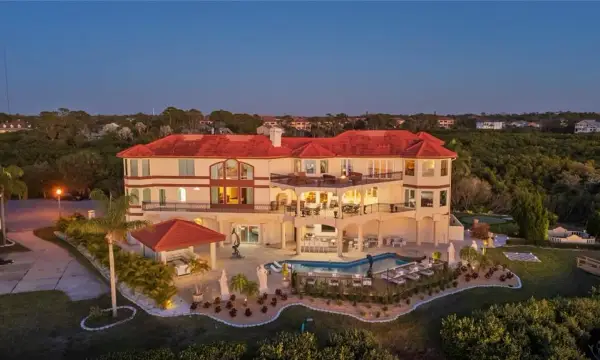 2115 Alexis Court, Tarpon Springs, FL, 34689