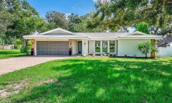 833 Tallowood Drive, Largo, FL, 33770