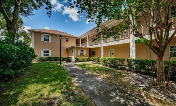 8300 Bardmoor Boulevard, Unit 103, Seminole, FL, 33777