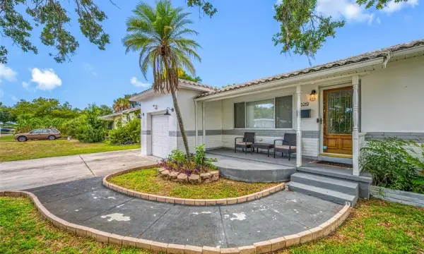 6219 Hampton Drive N, St Petersburg, FL, 33710