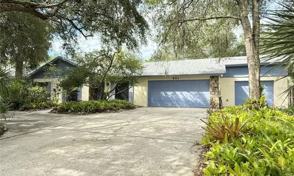 901 W River Drive, Temple Terrace, FL, 33617