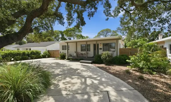 560 62nd Avenue S, St Petersburg, FL, 33705