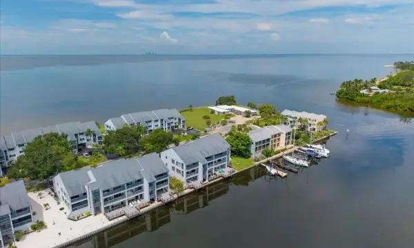 817 B Bahia Del Sol Drive, Unit 40, Ruskin, FL, 33570