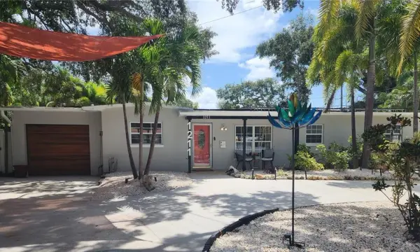 1211 Russell Drive N, St Petersburg, FL, 33710