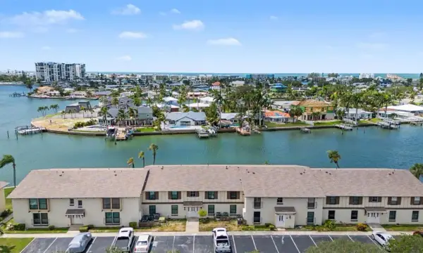 519 Plaza Seville Court, Unit 39, Treasure Island, FL, 33706