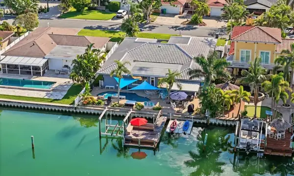 12000 4th Street E, Treasure Island, FL, 33706