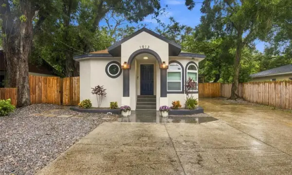 1913 E Hanna Avenue, Tampa, FL, 33610