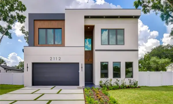 2112 W Farwell Drive, Tampa, FL, 33603