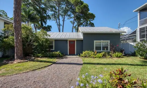839 Florida Avenue, Palm Harbor, FL, 34683