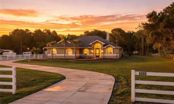 8302 West Drive, Wesley Chapel, FL, 33544