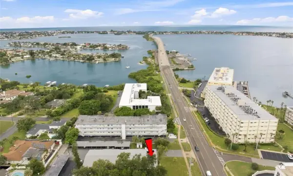 2950 W Bay Drive, Unit B1, Belleair Bluffs, FL, 33770