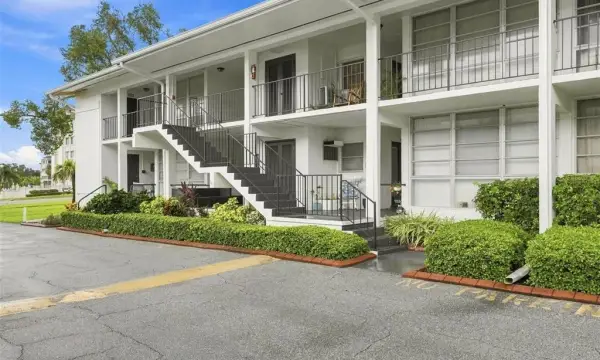 2950 W Bay Drive, Unit B1, Belleair Bluffs, FL, 33770