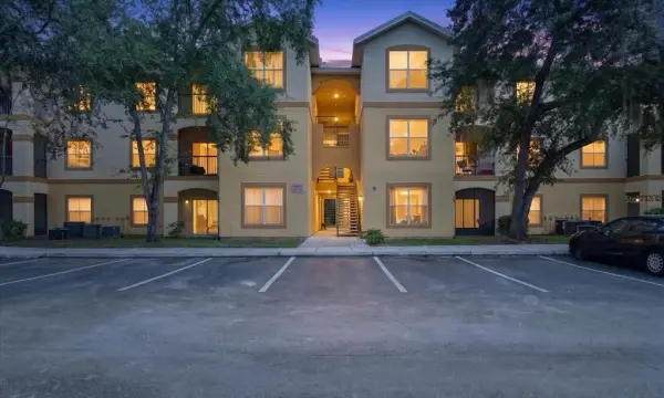 5608 Pinnacle Heights Circle, Unit 305, Tampa, FL, 33624