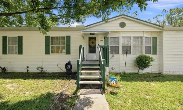 12818 Hawk Hill Drive, Thonotosassa, FL, 33592