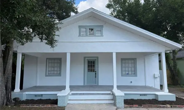 2604 E Lake Avenue, Tampa, FL, 33610