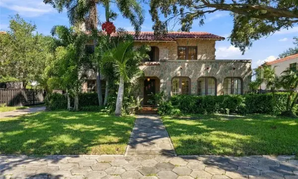 955 39th Avenue N, St Petersburg, FL, 33703
