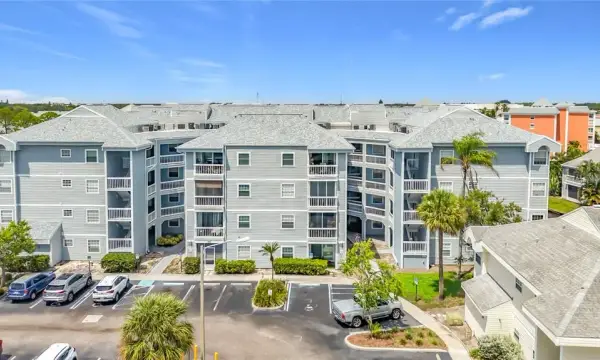 6810 Stones Throw Circle N, Unit 13302, St Petersburg, FL, 33710