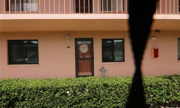 105 Lakeside Court, Unit Elw Vi Unit 5, Oldsmar, FL, 34677