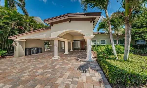 52 N Pine Circle, Belleair, FL, 33756