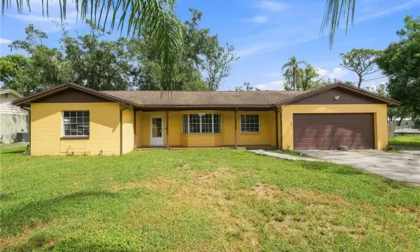 8906 E Lanway Drive, Tampa, FL, 33637