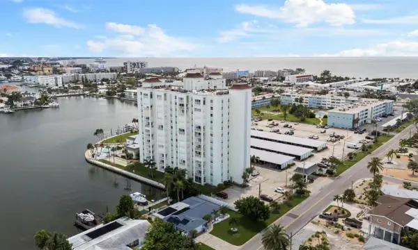 420 64th Avenue, Unit 102, St Pete Beach, FL, 33706