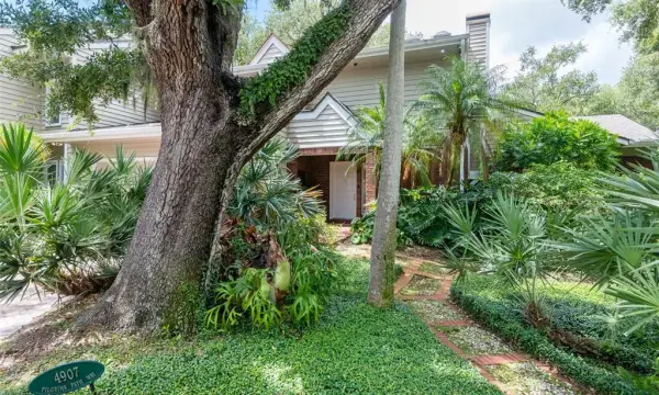 4907 Pilgrims Path Way, Tampa, FL, 33611