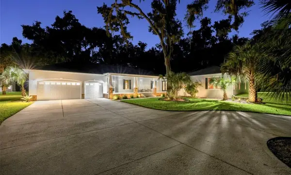 24201 Oaks Boulevard, Land O Lakes, FL, 34639