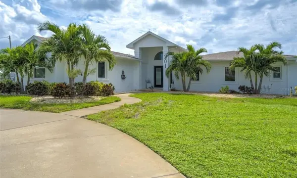 201 Driftwood Lane, Largo, FL, 33770