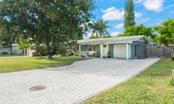 13915 94th Avenue, Seminole, FL, 33776