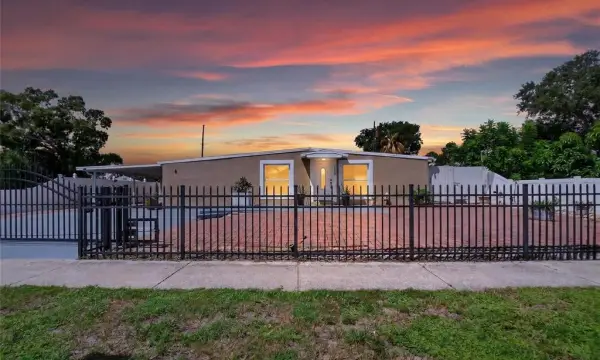 1727 Waikiki Way, Tampa, FL, 33619
