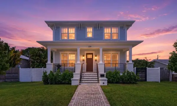 239 39th Avenue NE, St Petersburg, FL, 33703