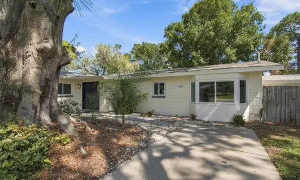 5625 Atlantic Avenue N, St Petersburg, FL, 33703