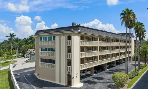 155 Bluff View Drive, Unit 209, Belleair Bluffs, FL, 33770