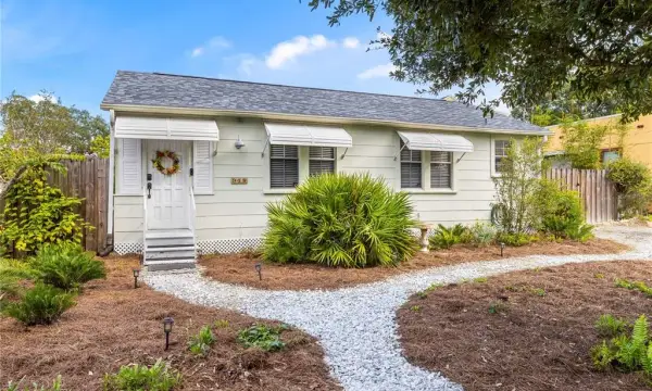 919 W Woodlawn Avenue, Tampa, FL, 33603