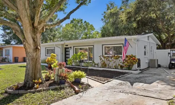 715 W Bayshore Drive, Tarpon Springs, FL, 34689