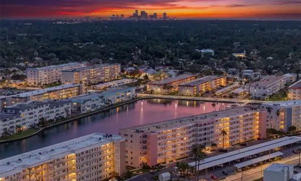 6025 Shore Boulevard S, Unit 304, Gulfport, FL, 33707