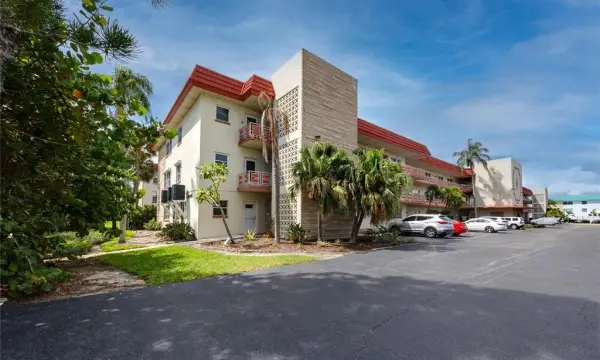 5840 30th Avenue S, Unit 201, Gulfport, FL, 33707