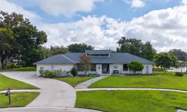 906 Retriever Avenue, Seffner, FL, 33584