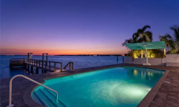 7989 Causeway Boulevard N, St Petersburg, FL, 33707