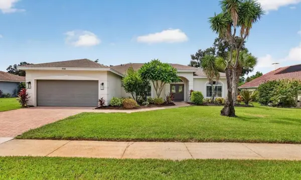 714 Hidden Lake Drive, Tarpon Springs, FL, 34689