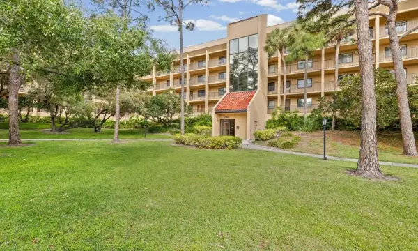 3076 Eastland Boulevard, Unit 203, Clearwater, FL, 33761