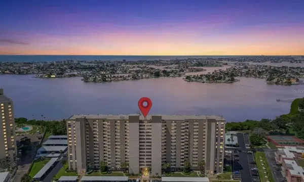 7050 Sunset Drive S, Unit 211, South Pasadena, FL, 33707