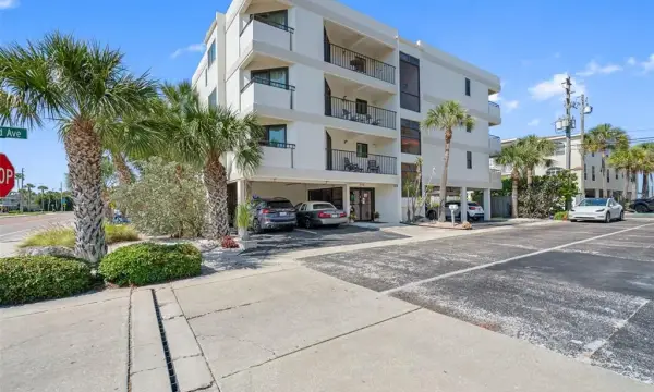 2112 Gulf Boulevard, Unit 4b, Indian Rocks Beach, FL, 33785