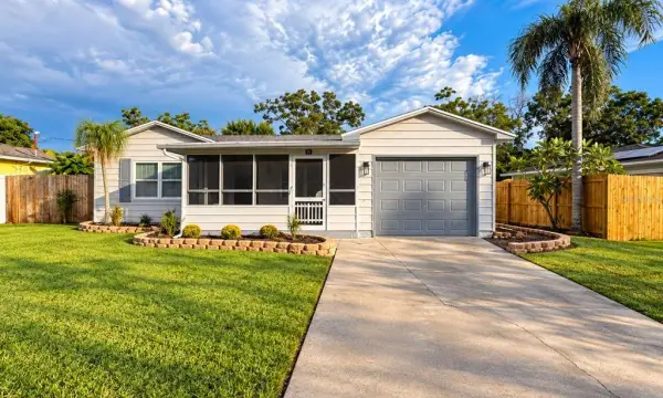 109 W Grapefruit Circle, Clearwater, FL, 33759