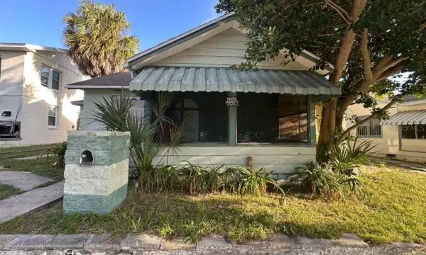 821 Paris Avenue S, St Petersburg, FL, 33701
