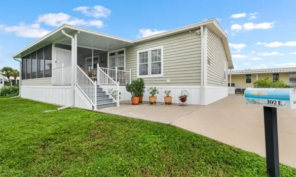 102 E Saint Lucia Loop, Apollo Beach, FL, 33572