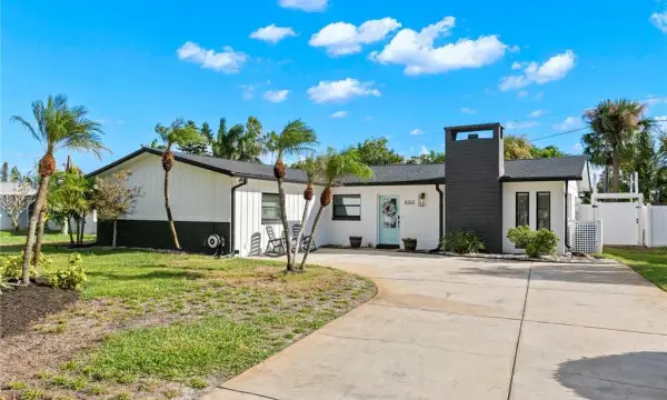 6947 S Shore Drive, South Pasadena, FL, 33707
