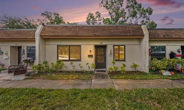 1195 Mission Hills Boulevard, Unit 37c, Clearwater, FL, 33759