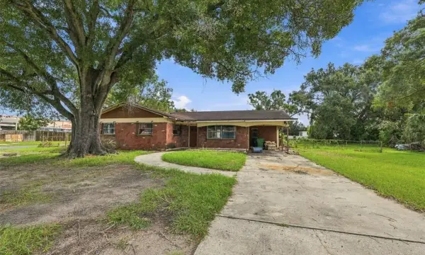 2709 N Lincoln Avenue, Tampa, FL, 33607